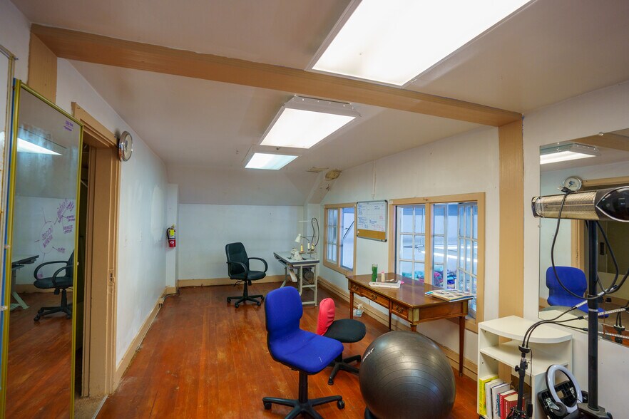 More Photos Of 3947 International Blvd, Oakland Freestanding For Lease