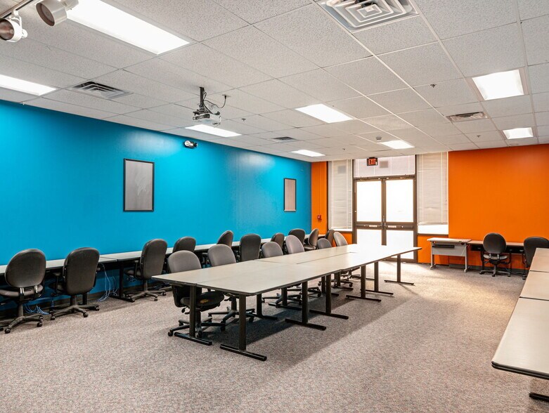 More Photos Of 1228 E Orman Ave, Pueblo Office For Sale