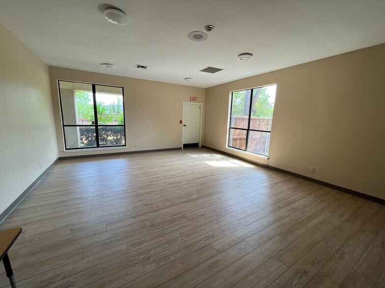 More Photos Of 2709 Custer Rd, Plano Religious Facility For Lease