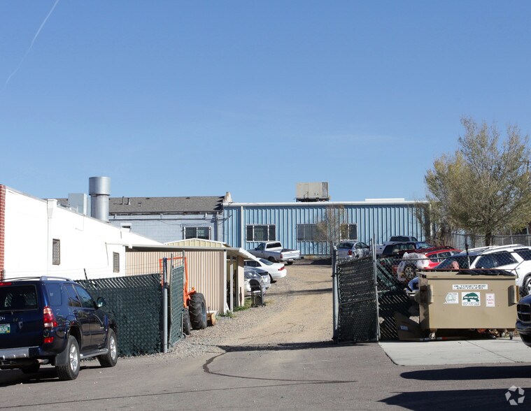 More Photos Of 410 Orchard St, Golden Light Manufacturing For Lease