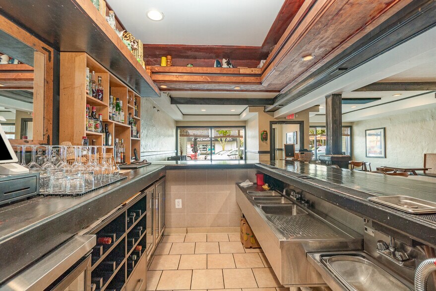 More Photos Of 134 Ashman St, Midland Restaurant For Sale