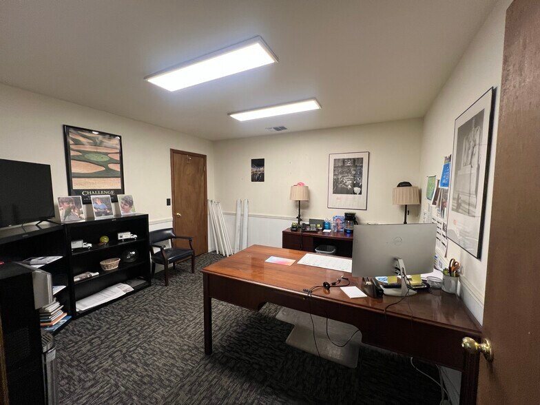 More Photos Of 1922 Elm Tree Dr, Nashville Distribution For Sale