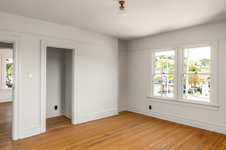 More Photos Of 4219 Figueroa Street, Los Angeles General Retail For Sale