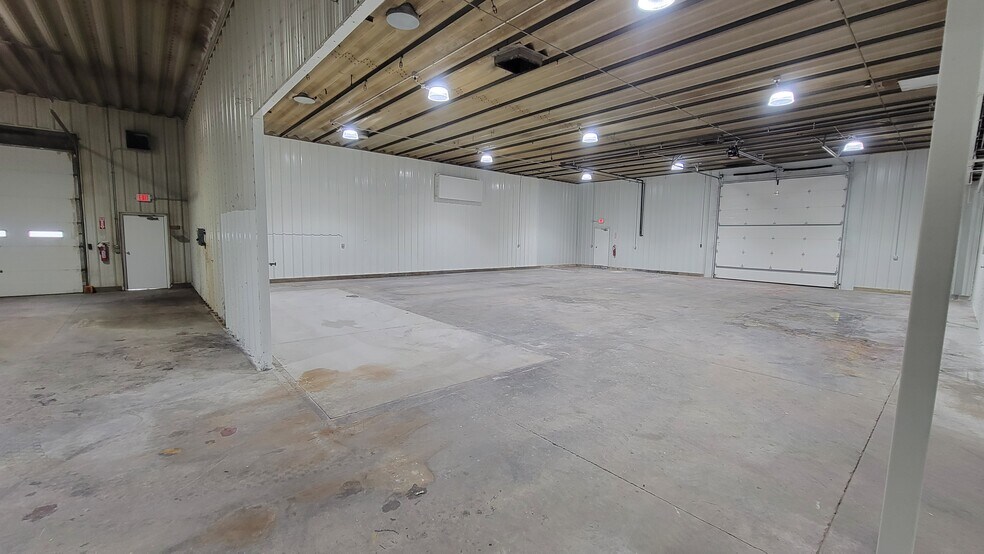 More Photos Of 1751 12th Ave, Columbus Service For Sale