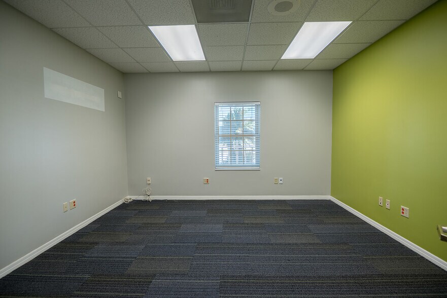 More Photos Of 300 W Main St, Lake Butler Storefront Retail Office For Sale