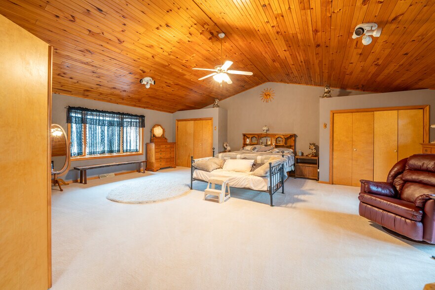 More Photos Of 608 N Chestnut St, Derry Restaurant For Sale