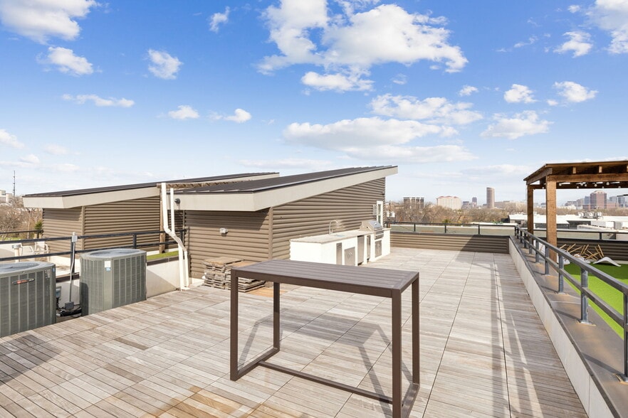 More Photos Of 4763 Algiers St, Dallas Loft Creative Space For Sale
