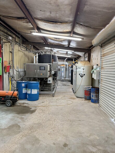 More Photos Of 600 S Davis St, Clovis Truck Terminal For Sale