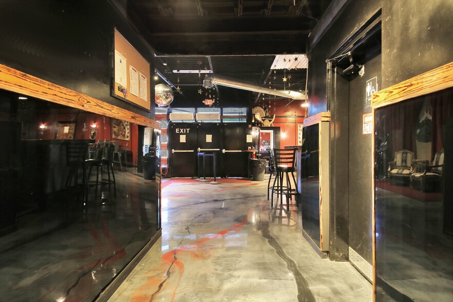 More Photos Of 7716 N Main St, Jonesboro Freestanding For Sale