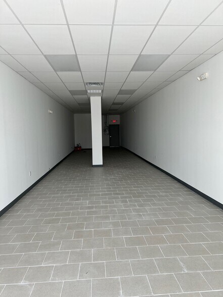 More Photos Of 6324 West, Houston Storefront Retail Office For Lease
