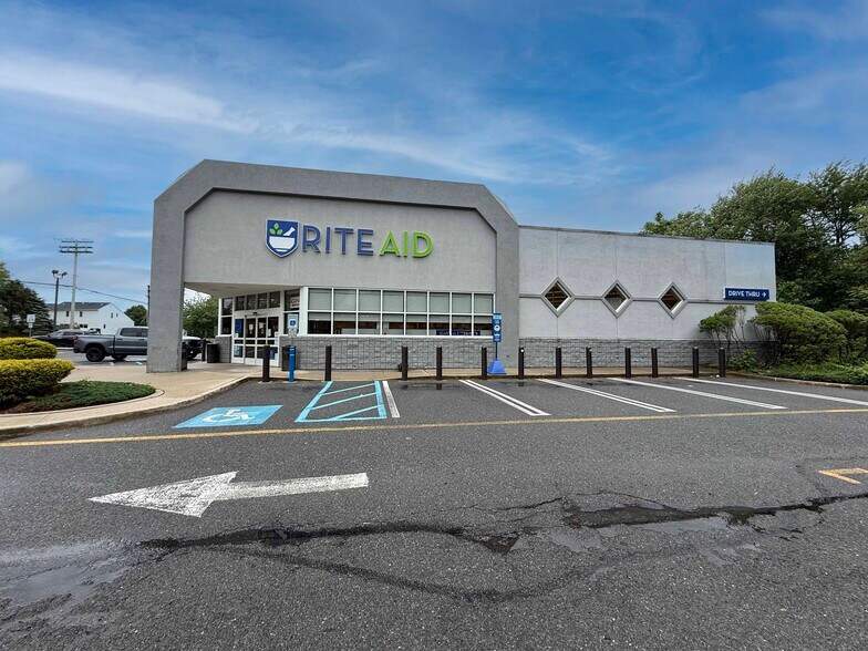 Primary Photo Of 1041 Burnt Tavern Rd, Brick Freestanding For Lease