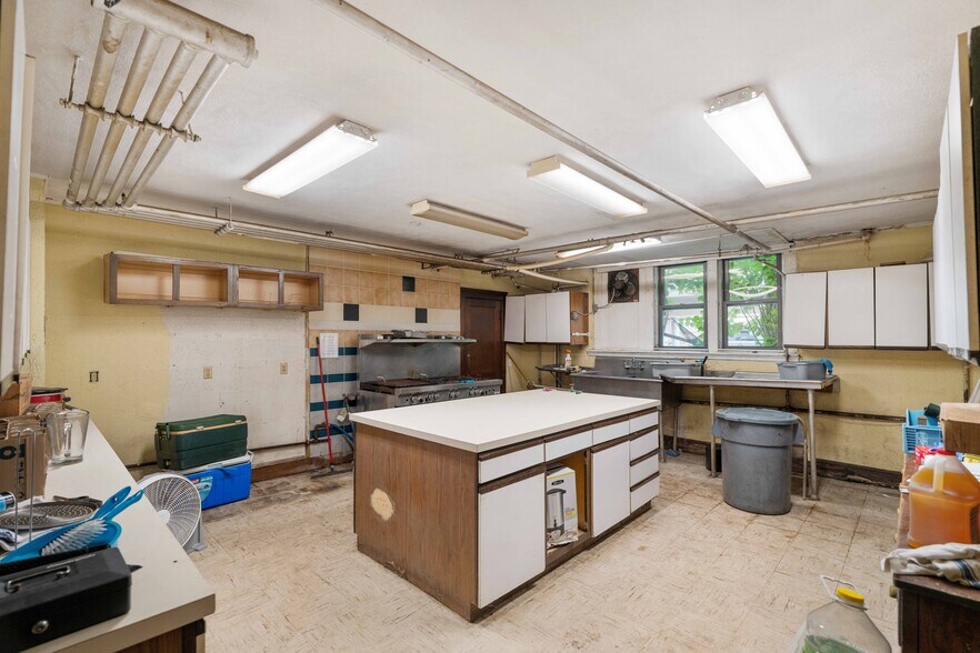 More Photos Of 125 Highland Ave, Somerville Religious Facility For Sale