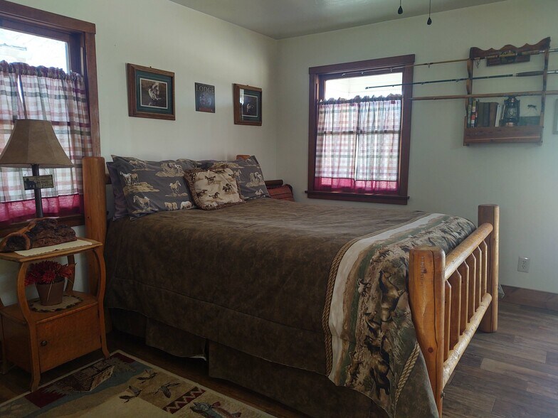 More Photos Of 7990 Highway 264, Dyer Trailer Camper Park For Sale