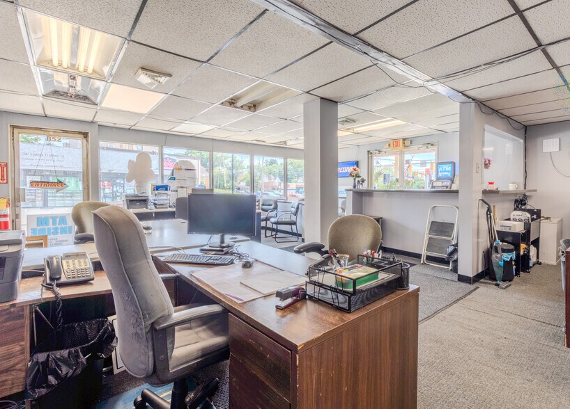 More Photos Of 1154 5th Ave, East McKeesport Office For Sale