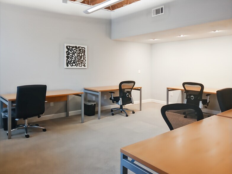 More Photos Of 317 E Capitol St, Jackson Coworking Space