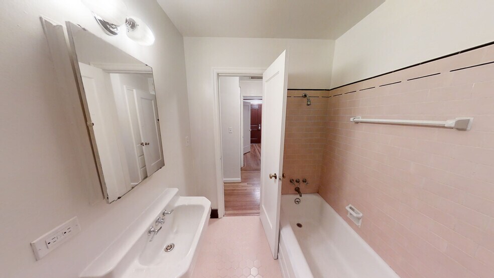 More Photos Of 1603-1611 NE 16th Ave, Portland Office For Lease