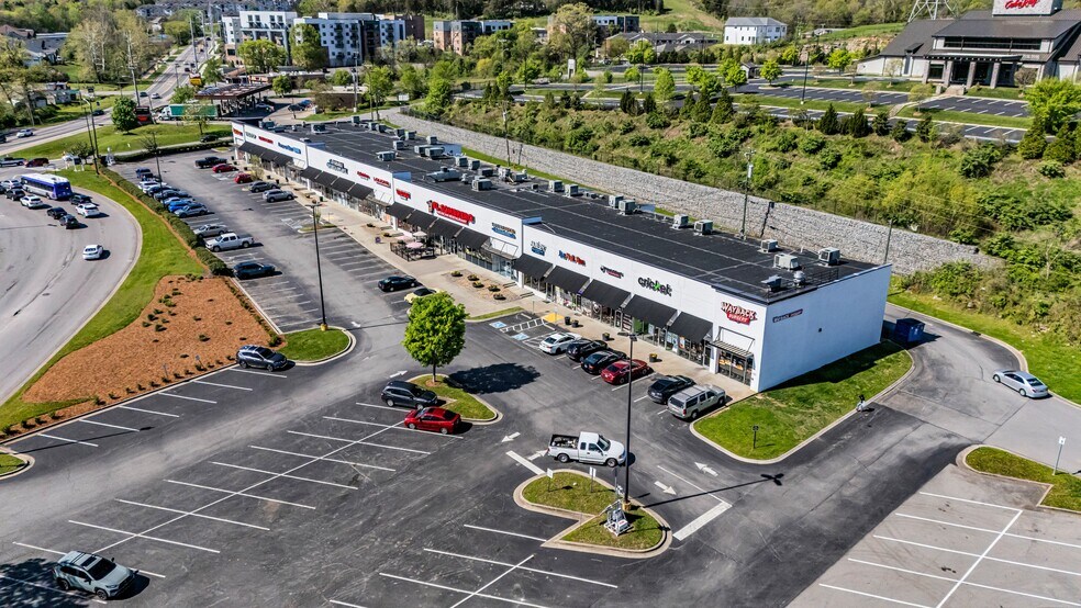 More Photos Of 7050-7088 Charlotte Pike, Nashville Unknown For Lease