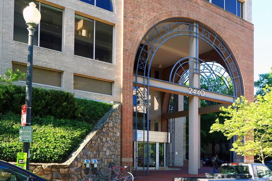More Photos Of 2440 M St NW, Washington Medical For Lease