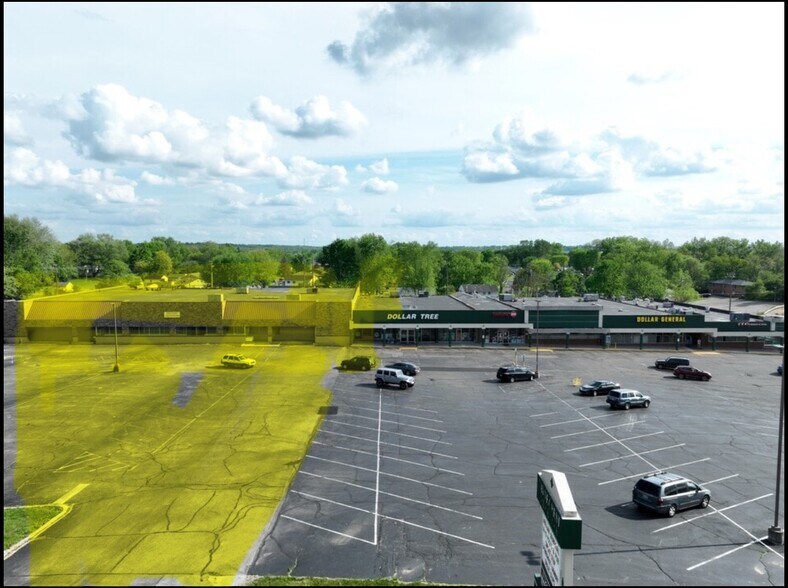 More Photos Of 1084 E 2nd St, Franklin Supermarket For Lease