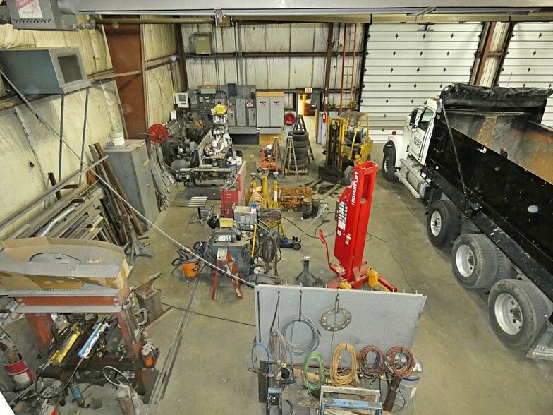 More Photos Of 70 N Gates Ave, Buffalo Truck Terminal For Lease
