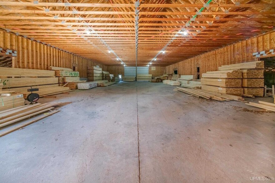 More Photos Of 9465 US Highway 41 S, Skandia Flex For Sale