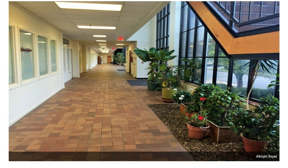 More Photos Of 205 Worcester Ct, Falmouth Loft Creative Space For Sale