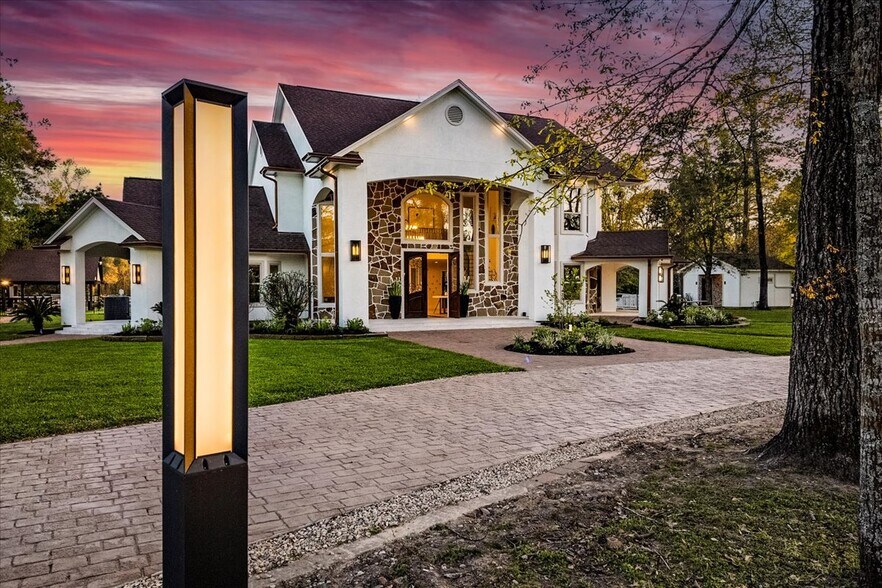 More Photos Of 8811 West Ln, Magnolia Office For Sale