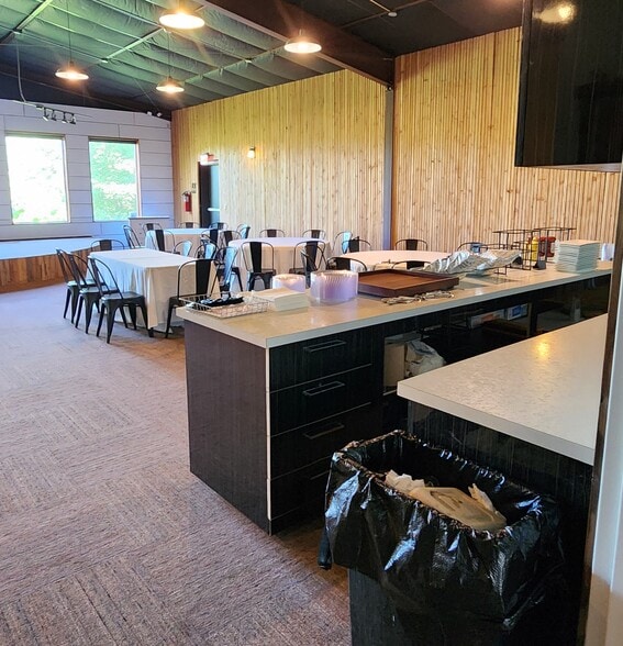 More Photos Of 150 Passion Play Rd, Eureka Springs Restaurant For Sale