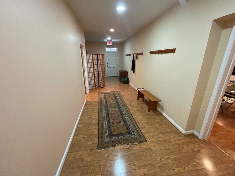 More Photos Of 8607-8609 2nd Ave, Silver Spring Medical For Sale