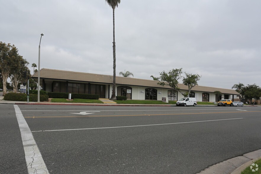 More Photos Of 2000-2026 Quail St, Newport Beach Flex For Lease