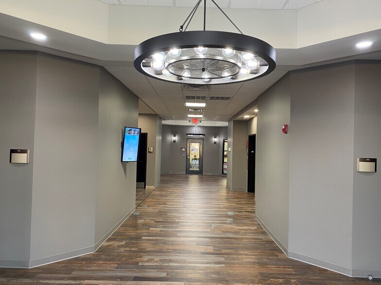 More Photos Of 115 Winwood Dr, Lebanon Office For Sale