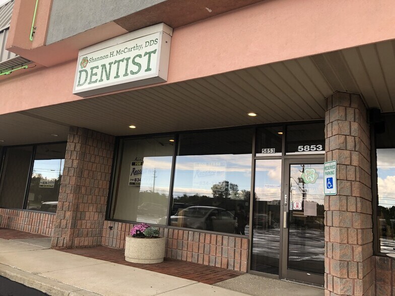 More Photos Of 5843 Transit Rd, Amherst Unknown For Lease