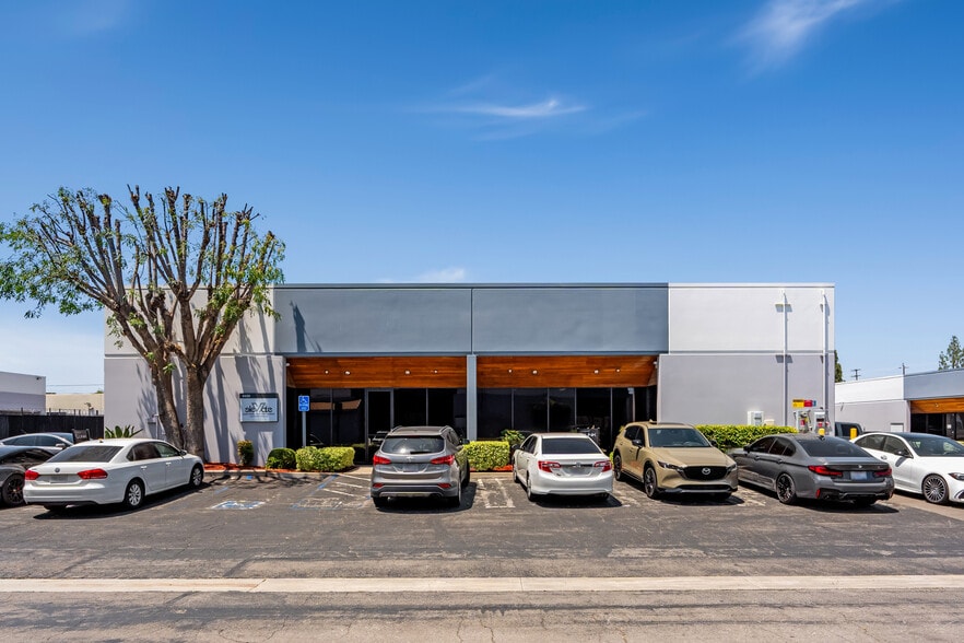 More Photos Of 9420 Lurline Ave, Chatsworth Unknown For Lease