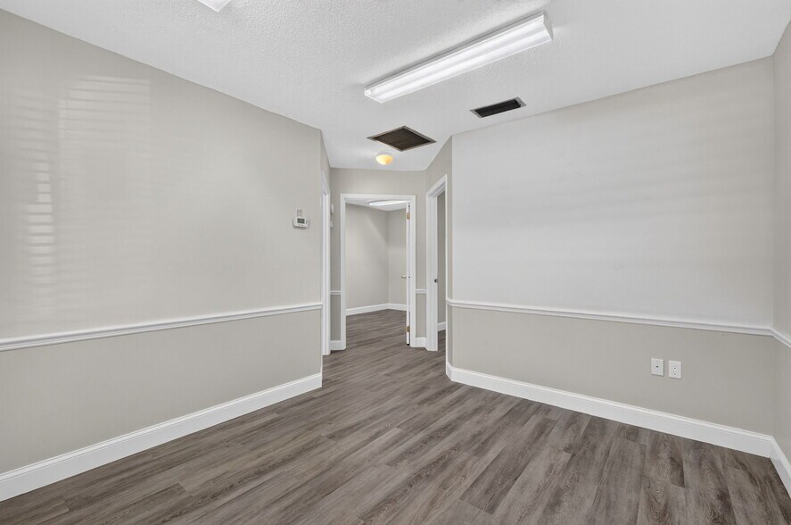 More Photos Of 421 Montgomery Rd, Altamonte Springs Medical For Lease