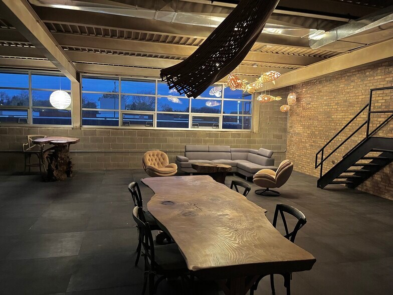 More Photos Of 1411 6th Ave, Grafton Showroom For Sale