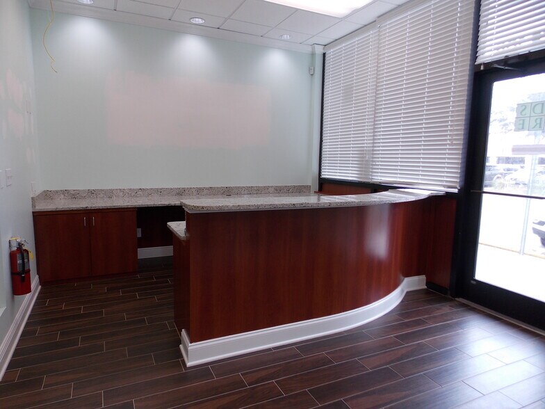 More Photos Of 7730 N Wickham Rd, Melbourne Office For Lease