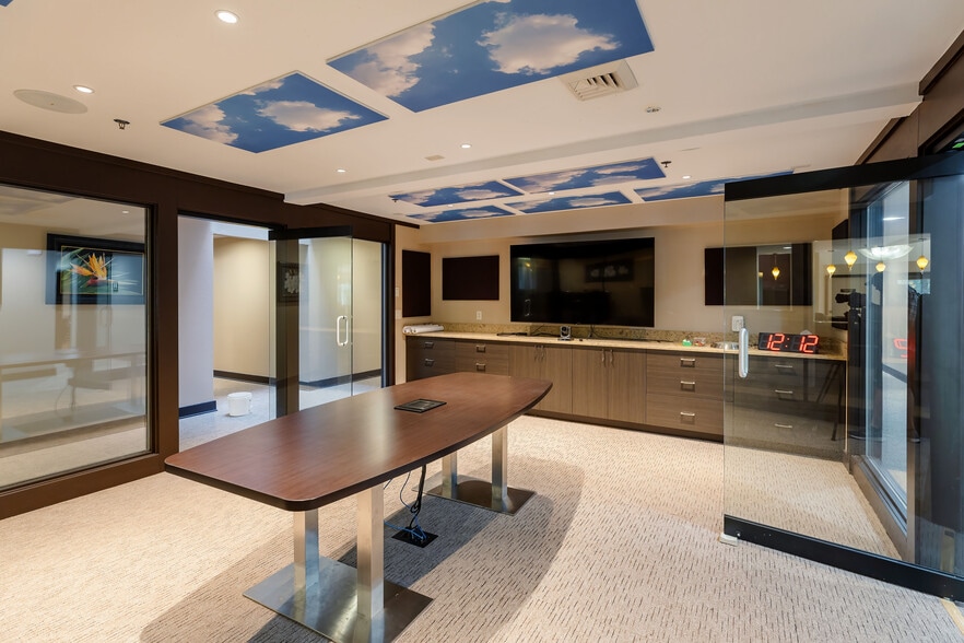 More Photos Of 4309 SW Oakridge Rd, Lake Oswego Medical For Sale