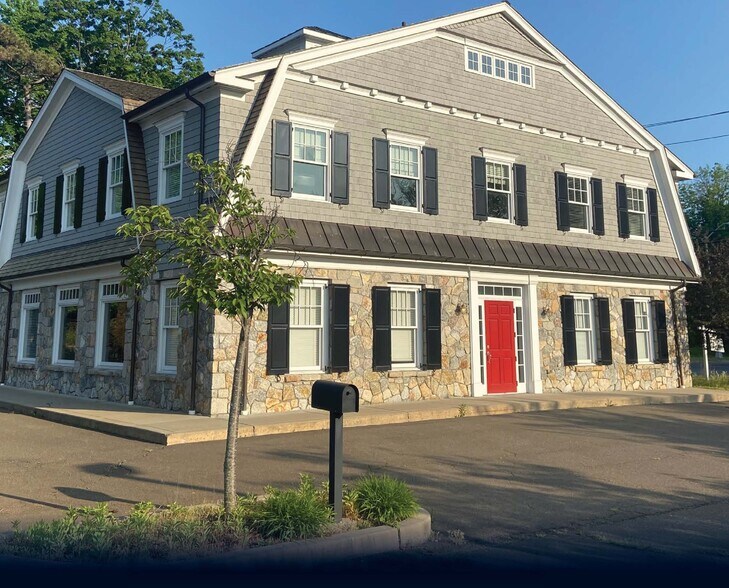 More Photos Of 76 Tokeneke Rd, Darien Office For Lease