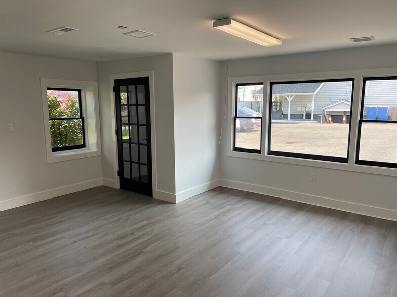 More Photos Of 85 Ten Broeck Ave, Kingston Office For Lease