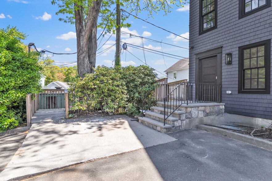 More Photos Of 965 Post Rd E, Westport Office Residential For Lease