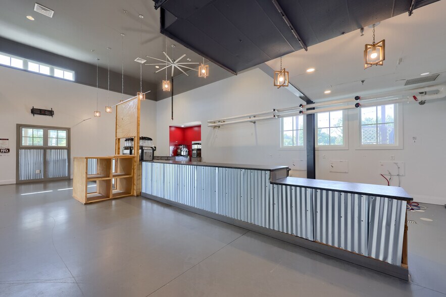More Photos Of 1440 Market House Ln, Mechanicsburg Restaurant For Sale