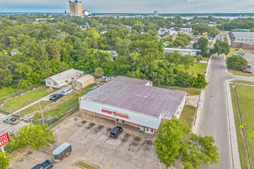 More Photos Of 602 Division St, Biloxi General Retail For Sale