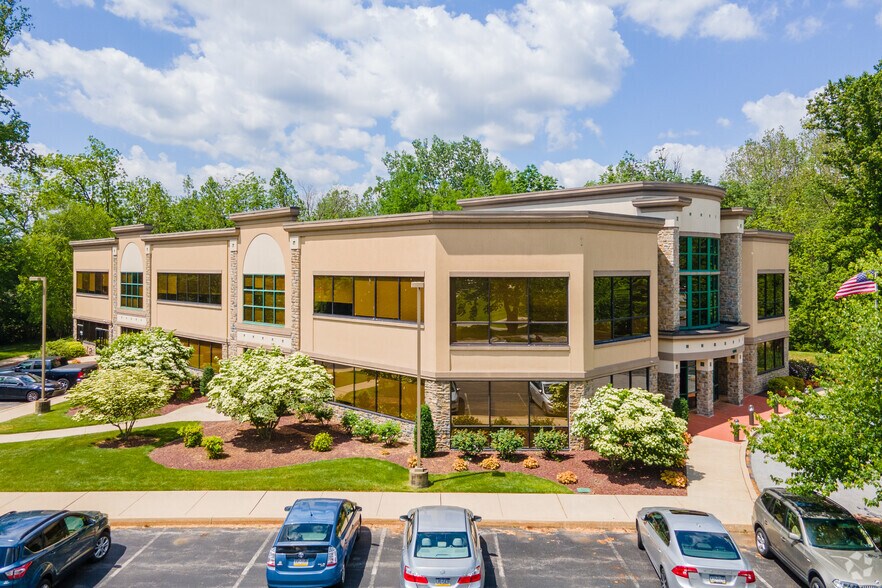 More Photos Of 100 Arrandale Blvd, Exton Office For Lease