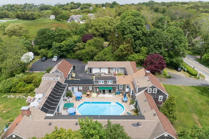 More Photos Of 2504 Main St, West Barnstable Hotel For Sale