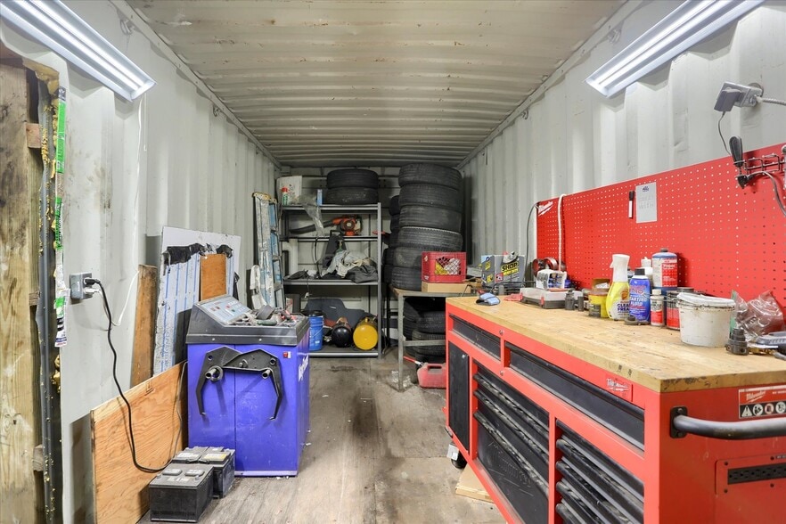 More Photos Of 40 N 4th St, Saint Clair Auto Dealership For Sale