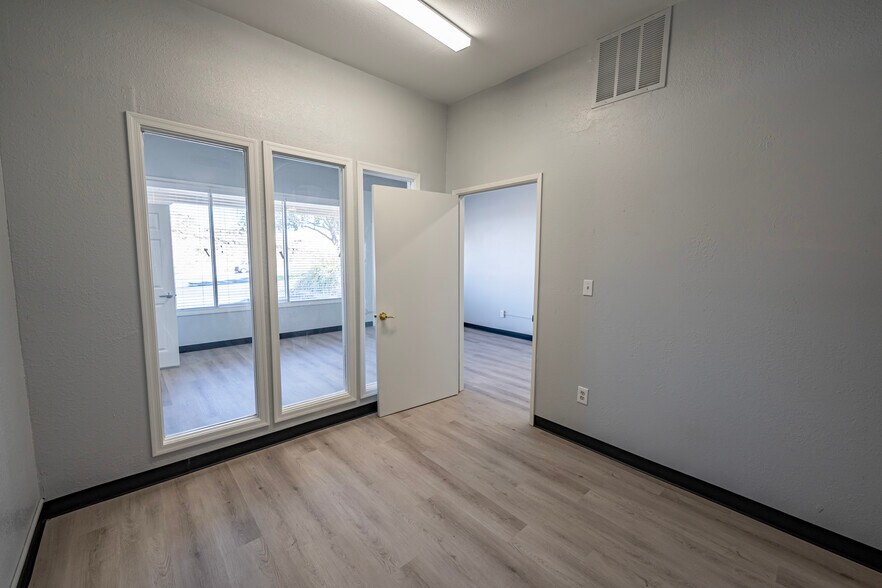 More Photos Of 1200 E Andy Devine Ave, Kingman Office For Sale