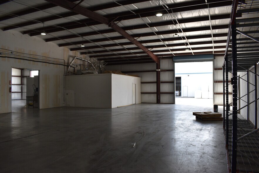 More Photos Of 4402 Rex Rd, Friendswood Unknown For Lease