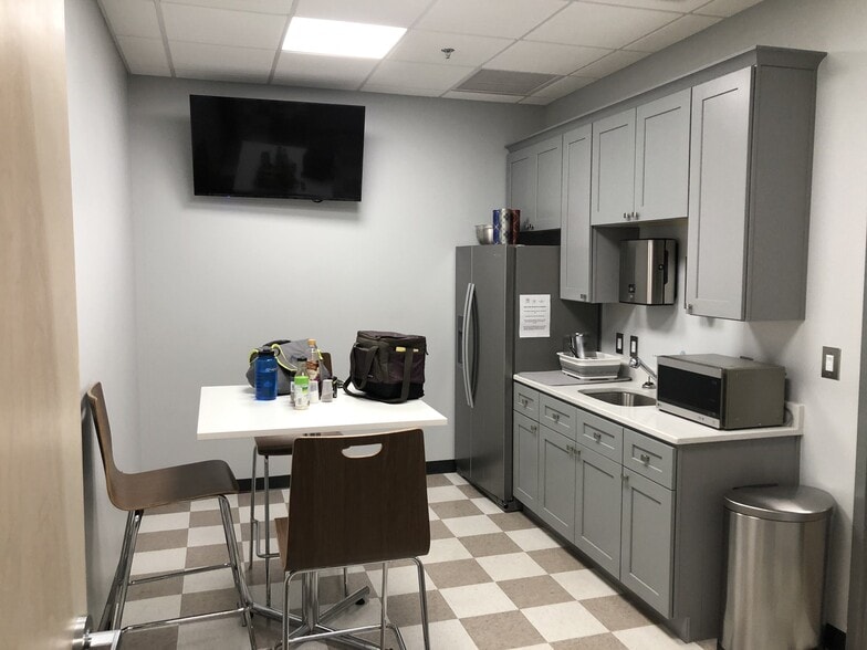 More Photos Of 4345 Commerce Dr SW, Atlanta Warehouse For Lease