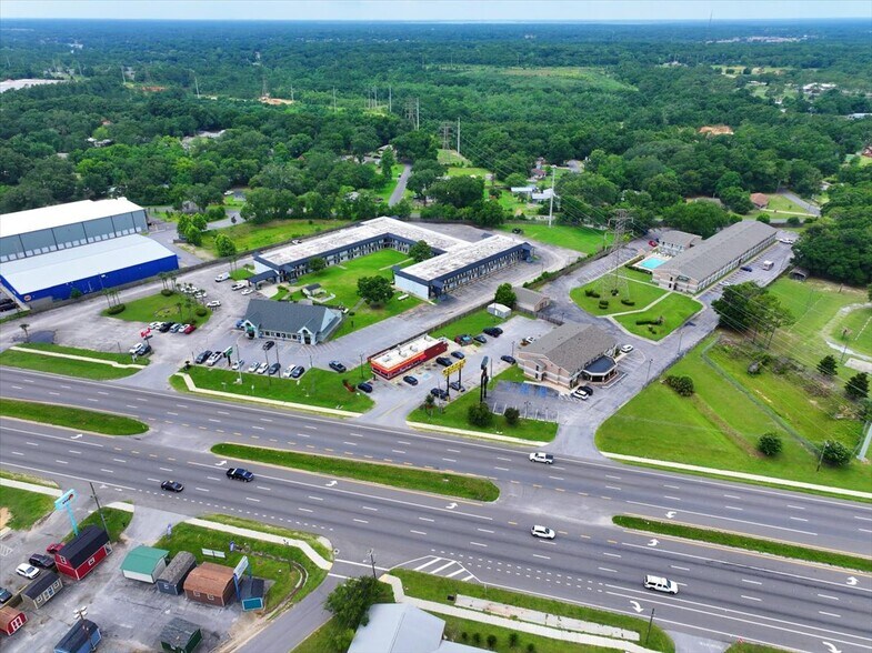More Photos Of 6911 Pensacola Blvd, Pensacola Land For Lease