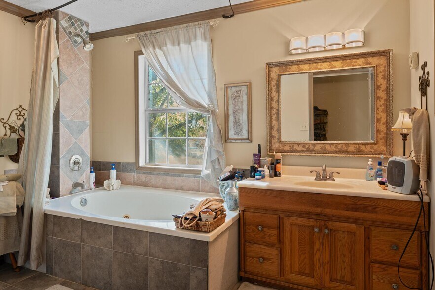 More Photos Of 607 Butts Mill Rd, Pine Mountain General Retail For Sale